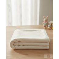   „Pihe-puha Ölelés” – Extra Puha Prémium Babatakaró ( 75*100 cm, hófehér)