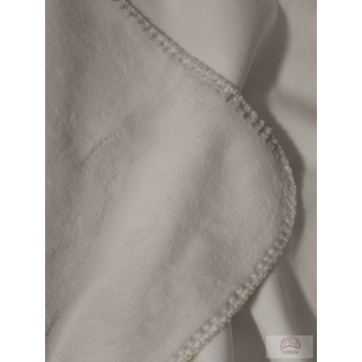 „Pihe-puha Ölelés” – Extra Puha Prémium Babatakaró ( 75*100 cm, hófehér)